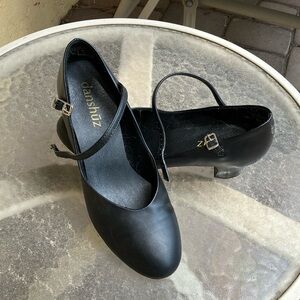 Black Danshūz 8.5 US lightly used